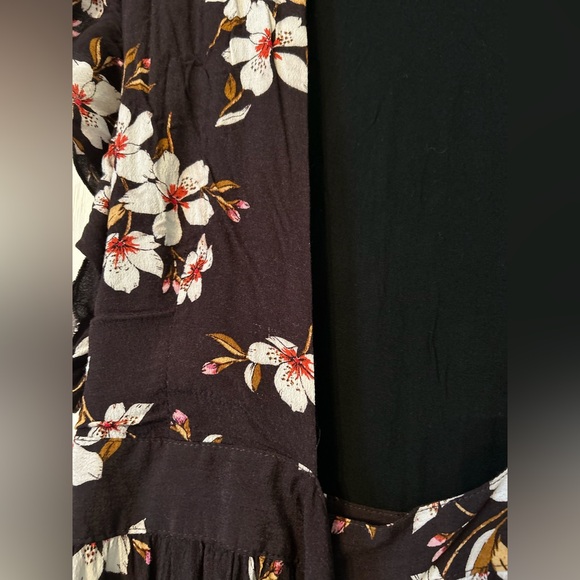 Minkpink Garden Floral Midi dress - Picture 10 of 11